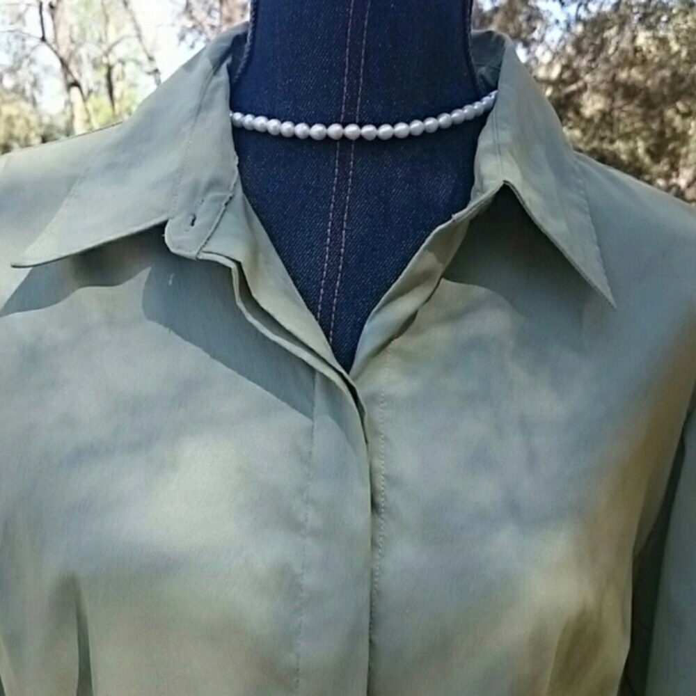 EXPRESS Button down blouse